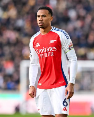 Gabriel of Arsenal Premier League maçı sırasında Wolverhampton Wanderers Arsenal 'e karşı Molineux, Wolverhampton, Birleşik Krallık, 25 Ocak 2025