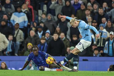 Erling Haaland of Manchester City scores to make it 2-1 during the Premier League match Manchester City vs Chelsea at Etihad Stadium, Manchester, United Kingdom, 25th January 2025 clipart