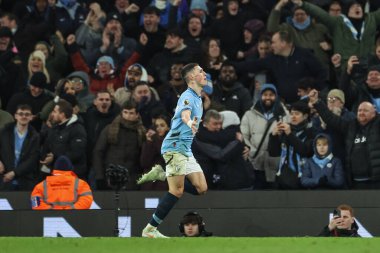 Manchester City 'den Phil Foden, 25 Ocak 2025' te Etihad Stadyumu 'nda oynanan Premier League maçında 3-1' lik galibiyetini kutluyor.