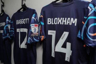 Blackpool 'un deplasman tişörtü Sky Bet Ligi 1 maçı öncesinde soyunma odasında asılıydı. Exeter City, Blackpool' a karşı St. James 'Park, Exeter, Birleşik Krallık, 25 Ocak 2025
