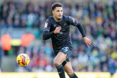 Swansea City AFC takımından Myles Peart-Harris 25 Ocak 2025 'te Norwich City ile Swansea City arasında oynanan karşılaşma sırasında
