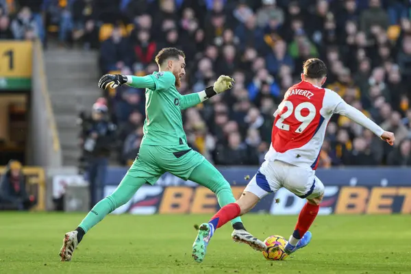 Wolverhampton Wanderers takımından Jos S ve Arsenal takımından Kai Havertz Premier Lig maçında Wolverhampton Wanderers 'a karşı Molineux, Wolverhampton, Birleşik Krallık, 25 Ocak 2025
