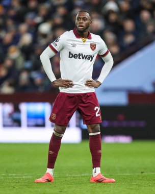 West Ham United 'dan Aaron Wan-Bissaka Premier Lig karşılaşmasında Aston Villa, West Ham United' a karşı Villa Park, Birmingham, Birleşik Krallık, 26 Ocak 2025