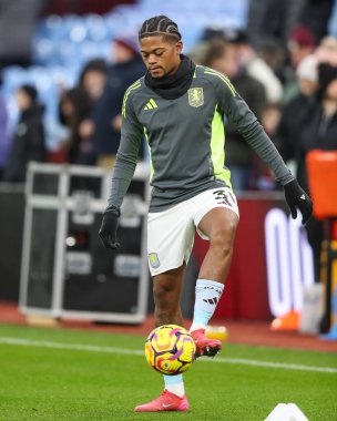 Aston Villa 'dan Leon Bailey Premier Lig karşılaşması öncesinde İngiltere' nin Birmingham şehrindeki Villa Park 'ta oynanan maç öncesi ısınma maçında Aston Villa ile West Ham United karşılaşacak.