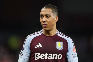 Aston Villa takımından Youri Tielemans Premier Lig karşılaşmasında Aston Villa, West Ham United 'a karşı Villa Park, Birmingham, Birleşik Krallık, 26 Ocak 2025
