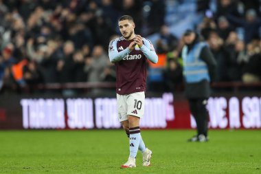 Aston Villa 'dan Emi Buenda, Premier League maçının sonunda taraftarları alkışlıyor: Aston Villa - West Ham United - Villa Park, Birmingham, Birleşik Krallık, 26 Ocak 2025