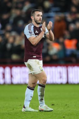 Aston Villa 'dan John McGinn, Premier League maçının sonunda taraftarları alkışlıyor: Aston Villa - West Ham United - Villa Park, Birmingham, Birleşik Krallık, 26 Ocak 2025