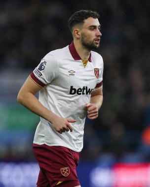 West Ham United takımının Max Kilman 'ı Premier League maçında Aston Villa, West Ham United' a karşı Villa Park, Birmingham, Birleşik Krallık, 26 Ocak 2025
