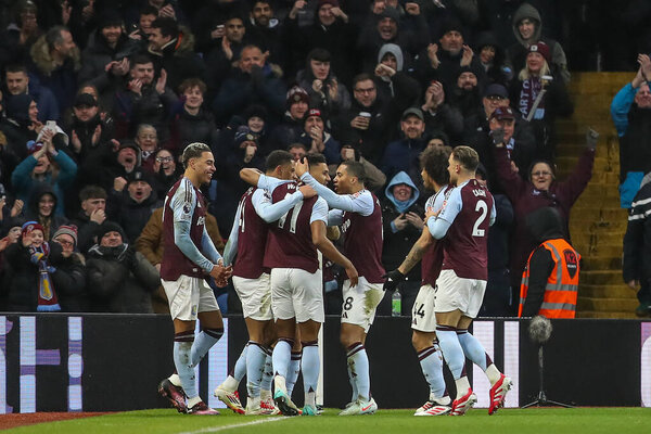 Джейкоб Рэмси из "Астон Виллы" отмечает свой гол в матче Премьер-лиги "Астон Вилла" против "Вест Хэм Юнайтед" на "Вилла Парк", Бирмингем, Великобритания, 26 января 2025 года
