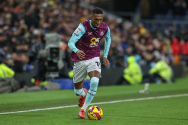 Burnley 'den Jaidon Anthony 27 Ocak 2025' te Burnley, Burnley, İngiltere 'deki Turf Moor' da oynanan Gökyüzü İddia Şampiyonası maçında topu aldı.