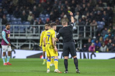 Hakem Josh Smith, Leeds United takımından Daniel James 'e 27 Ocak 2025' te Burnley - Leeds United maçında sarı kart verdi.