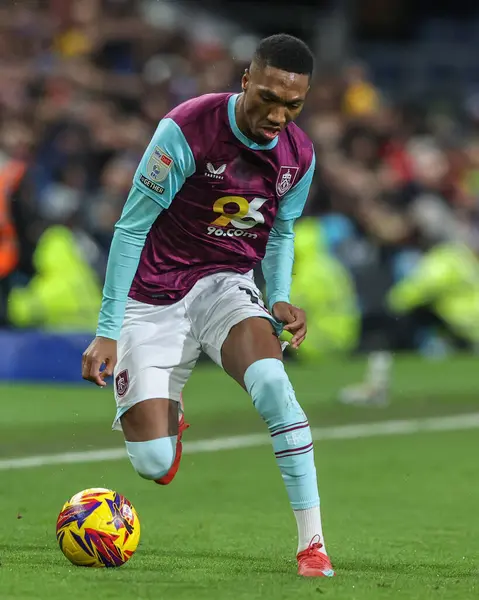 Burnley 'den Jaidon Anthony 27 Ocak 2025' te Burnley, Burnley, İngiltere 'de Leeds United' a karşı oynadığı Gökyüzü İddia Şampiyonası maçında