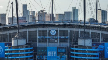 Etihad Stadyumu 'nun ve Manchester şehrinin havadan görüntüsü UEFA Şampiyonlar Ligi Maç Maçı' nda 8 Manchester City ile Brugge maçı, Etihad Stadyumu, Manchester, Birleşik Krallık, 29 Ocak 2025