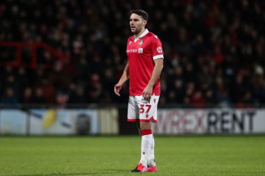 Wrexham takımından Matthew James, 28 Ocak 2025 'te Wrexham-Stevenage maçında SToK Cae Ras, Wrexham, İngiltere