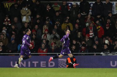 Stevenage 'den Dan Kemp, 28 Ocak 2025' te SToK Cae Ras, Wrexham, İngiltere 'de oynanan Wrexham-Stevenage maçında 0-1 kazanma hedefini kutluyor.