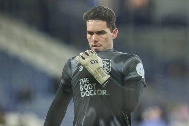 Lee Nicholls Huddersfield Town maç öncesi ısınma maçında Huddersfield Town - Birmingham City maçı sırasında John Smith Stadyumu, Huddersfield, Birleşik Krallık, 28 Ocak 2025