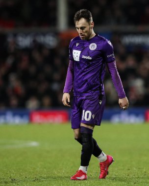 Stevenage takımından Dan Kemp, Wrexham 'a karşı Stevenage maçında SToK Cae Ras, Wrexham, Birleşik Krallık, 28 Ocak 2025