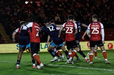 Blackpool 'dan Oliver Casey, 28 Ocak 2025' te İngiltere 'deki Gelder Group Sincil Bank Stadyumu' nda oynanan 1.