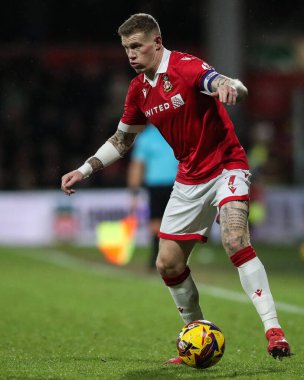 Wrexham takımından James McClean, 28 Ocak 2025 'te İngiltere' nin SToK Cae Ras, Wrexham kentinde oynanan Wrexham-Stevenage maçında sahada.