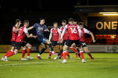 Blackpool 'dan Oliver Casey, 28 Ocak 2025' te İngiltere 'deki Gelder Group Sincil Bank Stadyumu' nda oynanan 1.