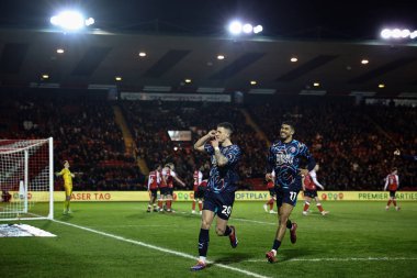 Blackpool 'dan Oliver Casey, 28 Ocak 2025 tarihinde İngiltere' nin Lincoln kentinde oynanan Gelder Group Sincil Bank Stadyumu 'nda oynanan 1.