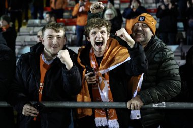 Blackpool taraftarları, 28 Ocak 2025 'te İngiltere' deki Gelder Group Sincil Bank Stadyumu 'nda oynanan 1.