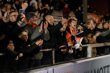 Blackpool taraftarları, 28 Ocak 2025 'te İngiltere' deki Gelder Group Sincil Bank Stadyumu 'nda oynanan 1.