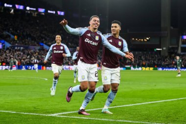 Aston Villa 'dan Morgan Rogers, UEFA Şampiyonlar Ligi Maçı 8' de 4-2 'lik skorunu Villa Park, Birmingham, Birleşik Krallık' ta, 29 Ocak 2025 'te oynanan 8 Aston Villa-Celtic maçında yaptığı hat-trick' i kutluyor.