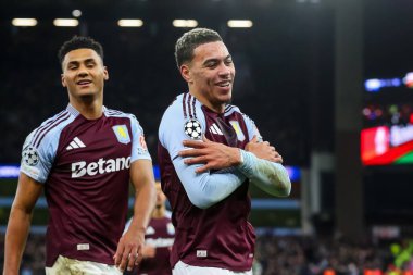 Aston Villa 'dan Morgan Rogers, UEFA Şampiyonlar Ligi Maçı 8' de 4-2 'lik skorunu Villa Park, Birmingham, Birleşik Krallık' ta, 29 Ocak 2025 'te oynanan 8 Aston Villa-Celtic maçında yaptığı hat-trick' i kutluyor.