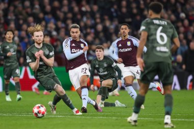 Aston Villa 'dan Morgan Rogers, UEFA Şampiyonlar Ligi Maçı 8' de Celtic 'e karşı Villa Park, Birmingham, Birleşik Krallık' ta 29 Ocak 2025 'te oynanan karşılaşmada kalede şut atıyor.