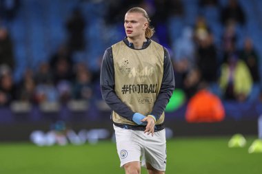 Manchester City 'den Erling Haaland UEFA Şampiyonlar Ligi Maçı' nda maç öncesi ısınma oturumunda 8 Manchester City Club Brugge 'a karşı Etihad Stadyumu, Manchester, Birleşik Krallık, 29 Ocak 2025