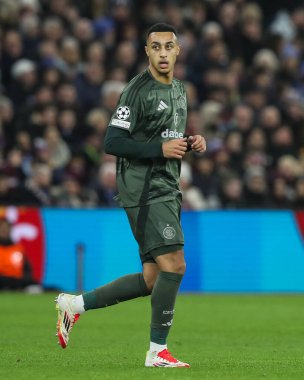 Kelt Adam Idah UEFA Şampiyonlar Ligi Maçı sırasında Villa Park, Birmingham, Birleşik Krallık 'ta 8 Aston Villa Celtic' e karşı 8.