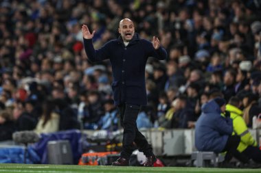 Manchester City 'nin Pep Guardiola teknik direktörü UEFA Şampiyonlar Ligi Maçı 8 Manchester City vs Club Brugge maçında 29 Ocak 2025' te Etihad Stadyumu 'nda tepki gösterdi.