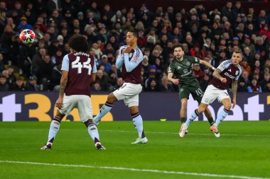 Celtic takımından Nicolas Khn, UEFA Şampiyonlar Ligi Maçı 8 'de Celtic' e karşı Villa Park, Birmingham, Birleşik Krallık 'ta 29 Ocak 2025' te oynanan karşılaşmada gol atarken görülüyor.