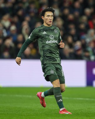 Celtic 'ten Yang Hyun-Joon UEFA Şampiyonlar Ligi Maçı sırasında Villa Park, Birmingham, Birleşik Krallık' ta 8 Aston Villa Celtic 'e karşı 8.
