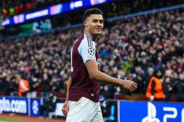 Aston Villa 'dan Ollie Watkins, UEFA Şampiyonlar Ligi Maçı' nda 9 Ocak 2025 'te Villa Park, Birmingham' da 8 Aston Villa Celtic 'e karşı 3-2' lik galibiyetini kutluyor.