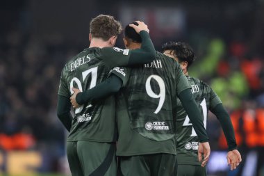 Celtic 'ten Adam Idah, UEFA Şampiyonlar Ligi Maçı' nda 8 Aston Villa 'nın Celtic' e karşı oynadığı Villa Park, Birmingham, Birleşik Krallık 'ta 29 Ocak 2025' te 2-1 'lik galibiyet golünü kutluyor.