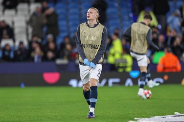 Manchester City 'den Erling Haaland UEFA Şampiyonlar Ligi Maçı' nda maç öncesi ısınma oturumunda 8 Manchester City Club Brugge 'a karşı Etihad Stadyumu, Manchester, Birleşik Krallık, 29 Ocak 2025