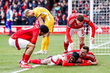 Nottingham Ormanı 'ndan Chris Wood Premier Lig maçında Nottingham Forest, Brighton ve Hove Albion' a karşı 1 Şubat 2025 'te Nottingham, İngiltere' de oynanan City Ground 'da takım arkadaşlarıyla 4-0 kazanmasını kutluyor.