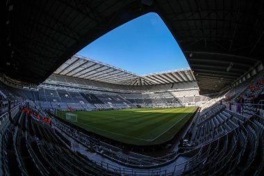 1 Şubat 2025 'te St. James' s Park, Newcastle, İngiltere 'de oynanan Premier League maçı Newcastle United ve Fulham maçının önünde gölgeler belirdi.