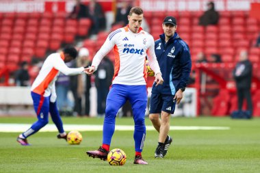 Nottingham Ormanı 'ndan Chris Wood, İngiltere' nin Nottingham şehrinde 1 Şubat 2025 'te oynanan Premier League maçı öncesinde Nottingham Forest, Brighton ve Hove Albion' a karşı ısınıyor.