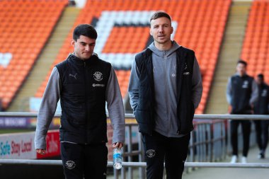 Blackpool 'dan Rob Apter ve Blackpool' dan Lee Evans, 1 Şubat 2025 'te Bloomfield Road, Blackpool' da oynanan Blackpool - Charlton Athletic maçı öncesinde geldiler.