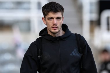 Newcastle United takımından Nick Pope, 1 Şubat 2025 'te oynanan Premier League karşılaşmasında St.James' s Park, Newcastle, İngiltere 'de Newcastle United ile karşı karşıya geldi.