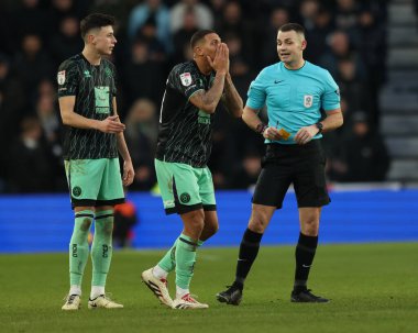 Sheffield United takımından Vinicius Souza, 1 Şubat 2025 tarihinde İngiltere 'nin Pride Park Stadyumu' nda oynanan Derby County - Sheffield United maçında tepki gösterdi.