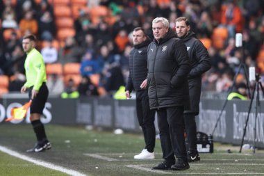 Steve Bruce, Blackpool Sky Bet Ligi 1 karşılaşmasında Blackpool 'un baş antrenörü Charlton Athletic' e karşı 1 Şubat 2025 'te Bloomfield Road, Blackpool' da oynandı.