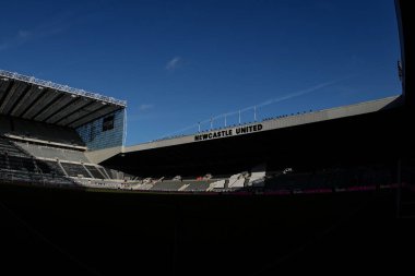 1 Şubat 2025 'te St. James' s Park, Newcastle, İngiltere 'de oynanan Premier League maçı Newcastle United ve Fulham maçının önünde gölgeler belirdi.