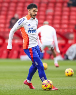 Nottingham Ormanı 'ndan Morgan Gibbs-White, 1 Şubat 2025' te Nottingham Forest, Brighton ve Hove Albion 'a karşı oynadığı Premier League maçı öncesinde ısınıyor.