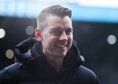 Luton Town 'un Matt Bloomfield teknik direktörü, 1 Şubat 2025' te İngiltere 'nin başkenti Sheffield' da Çarşamba günü Luton Town 'a karşı oynanan Gökyüzü İddia Şampiyonası karşılaşması öncesinde stadyuma geldi.