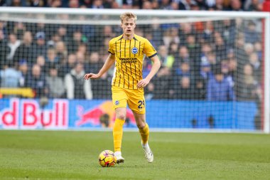 Brighton & Hove Albion takımından Jan Paul van Hecke, 1 Şubat 2025 'te Nottingham Forest, Brighton ve Hove Albion' a karşı oynadığı Premier League maçında topla koşuyor.