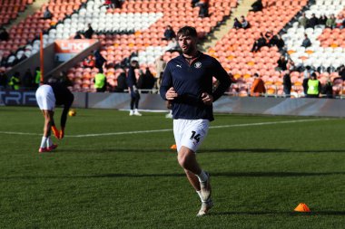 Blackpool 'dan Tom Bloxham, maç öncesi ısınma maçında Blackpool Charlton Athletic' e karşı 1 Şubat 2025 'te Bloomfield Road, Blackpool' da oynanacak.